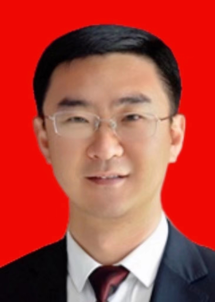 庞　君