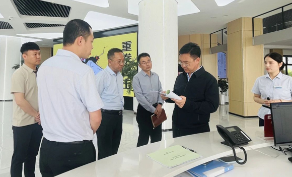 庞君深入区政务大厅调研督导审批服务“办事难、办事慢、办事繁”专项整治工作