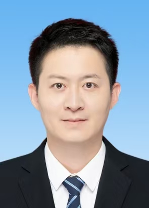 史薛伟